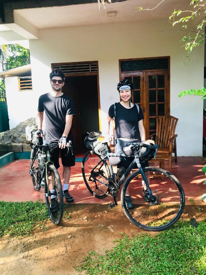Dinesh Safari Homestay Udawalawe Exterior foto